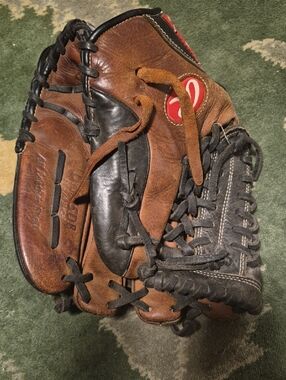 Rawlings Brown and Black Leather Baseball Glove with Red Logo